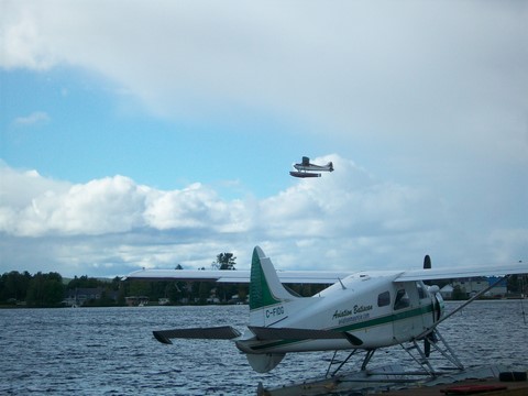 Hydravion au dessus de la Mauricie Canada