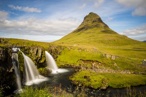 Kirkjufell et Kirkjufellfoss Snaefellness Islande Iceland