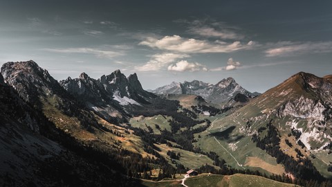 Tour des Gastlosen Chalet du soldat Gruyere Suisse