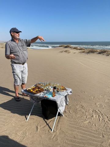 Buffet dans le désert Sandwich Harbour Walvis Bay Namibie