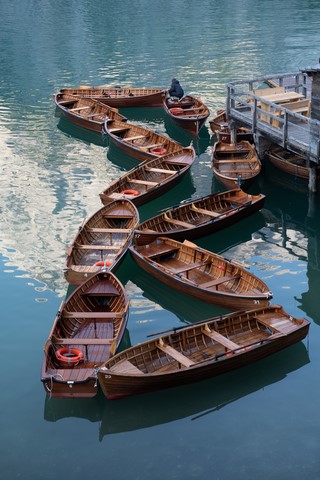 Barques Lago Di braies Dolomites