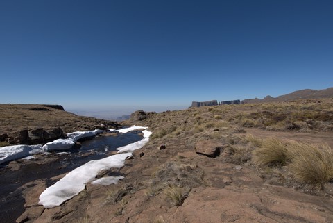 Plateau amphithéâtre Sentinel peak trail Drakensberg