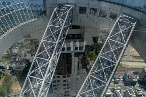 Umeda sky building escalators Ōsaka Japon