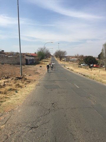 Lebo's backpackers vélo bike Soweto