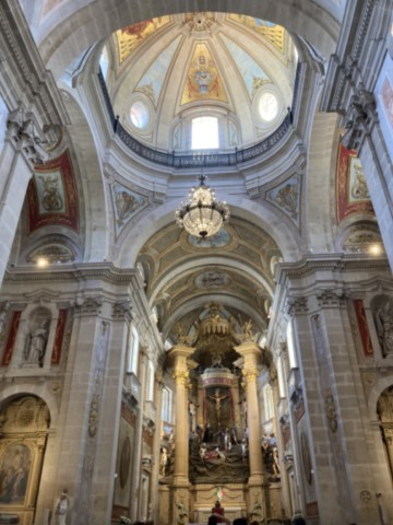 Intérieur de l'église Sanctuaire du Bom Jesus do Monte Braga Portugal
