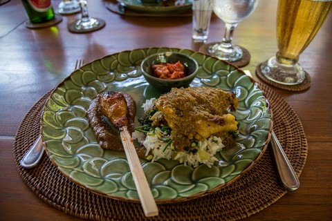 Dégustation du repas Ubud Bali Indonésie